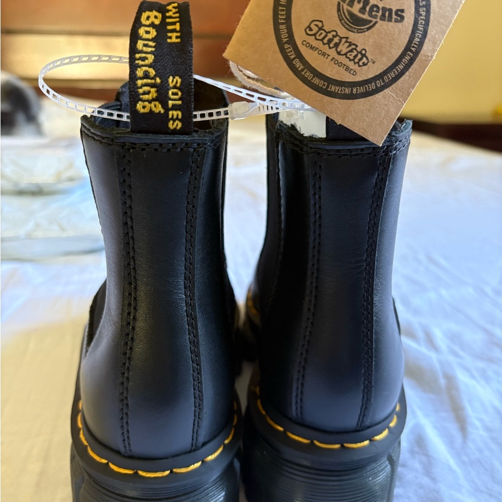 NEW Dr. Martens Audrick Black Leather Chelsea Boots, Size 5 - Picture 5 of 9